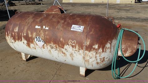 1200 gallon propane tank